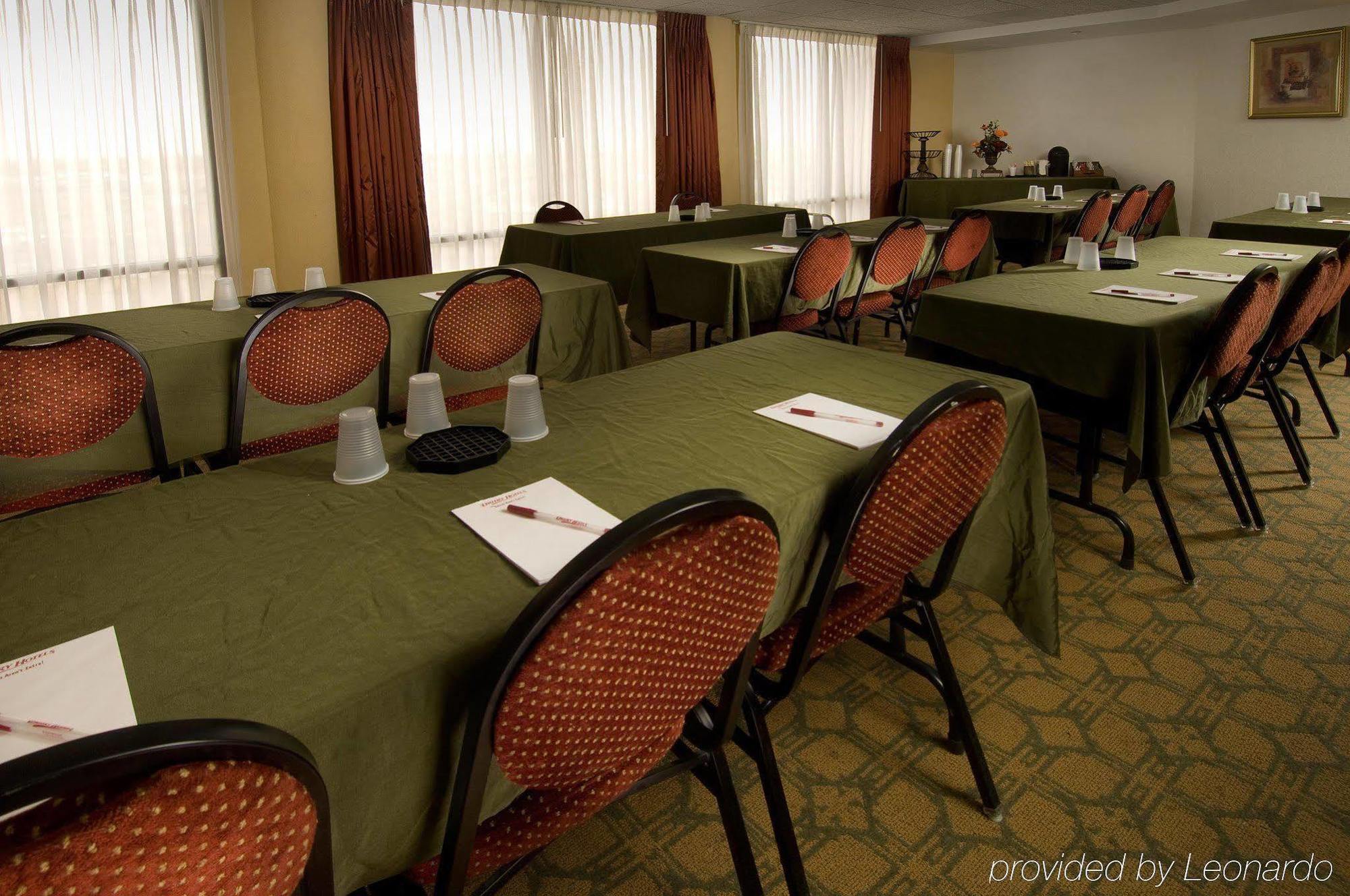 Drury Inn&suites North 3*